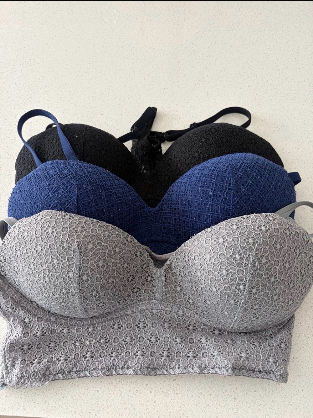 Victoria’s Secret 34b padded no wires bralette all (3)